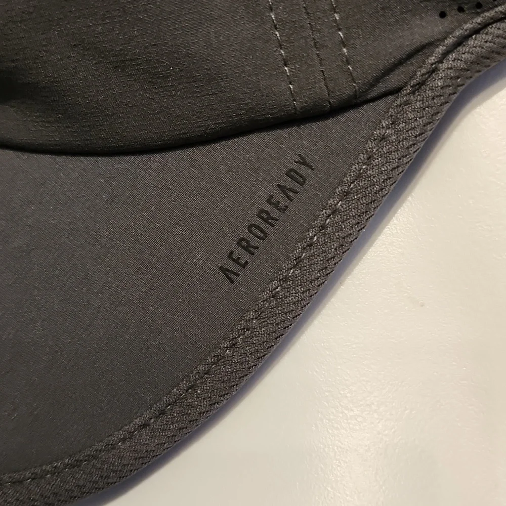 Adidas‎ aeroready hat , like new